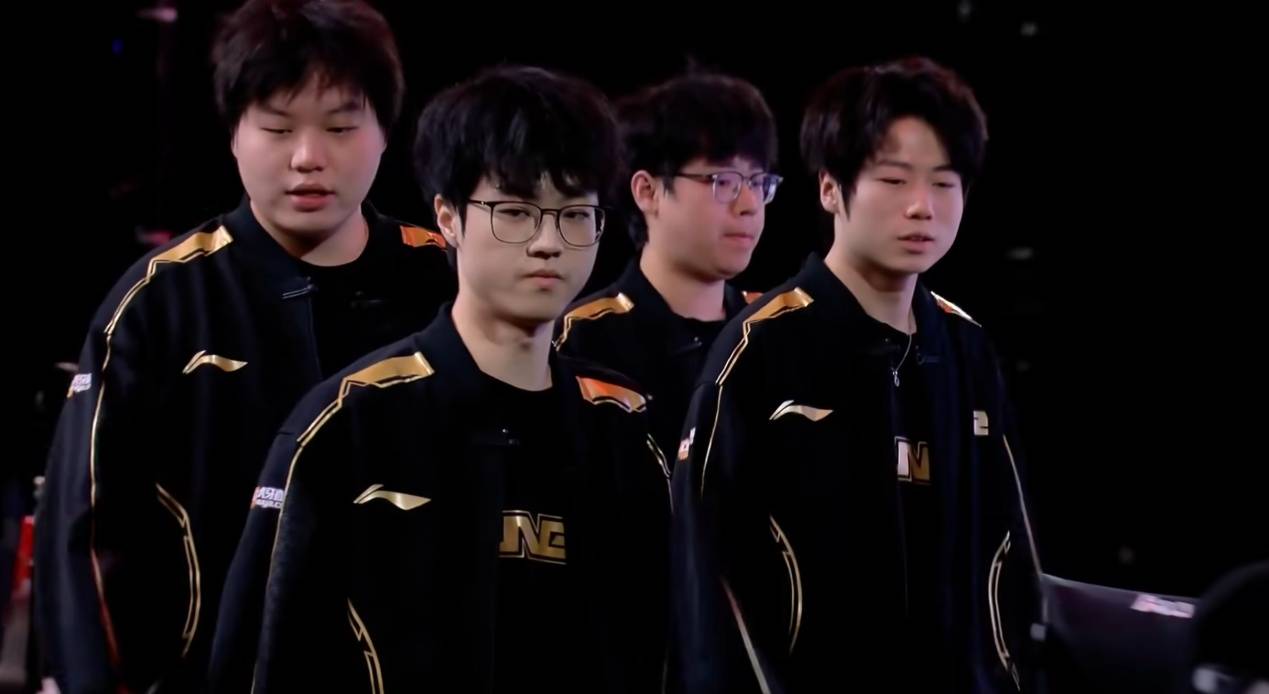 Uzi连续十场比赛得分超过比赛局势复杂，RNG不断突破！的简单介绍